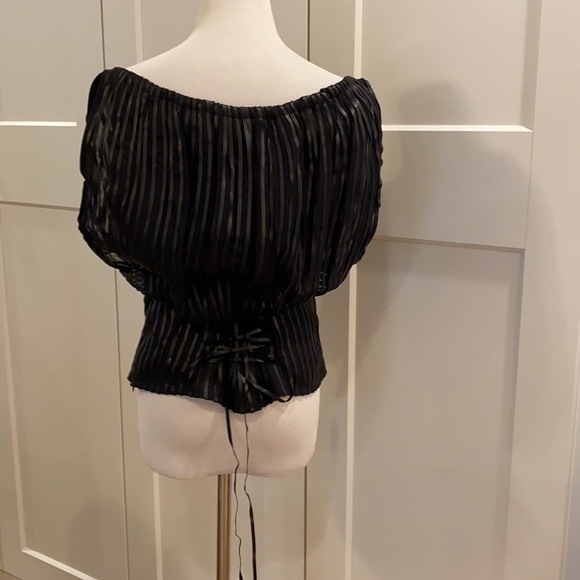 Black top by Anne Fontaine size 4 - Picture 3 of 9